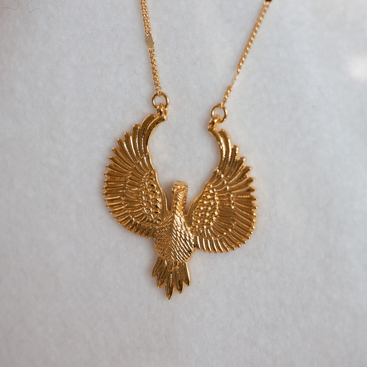 Le Logo De L'aigle Doré | Vecteur Premium Le Logo De L'aigle Doré | Vecteur Premium