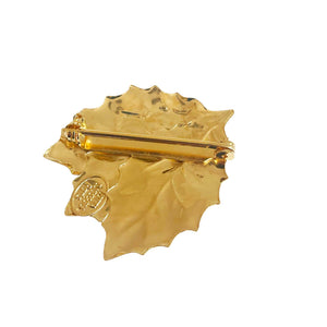 
                  
                    3-leaf gold brooch
                  
                