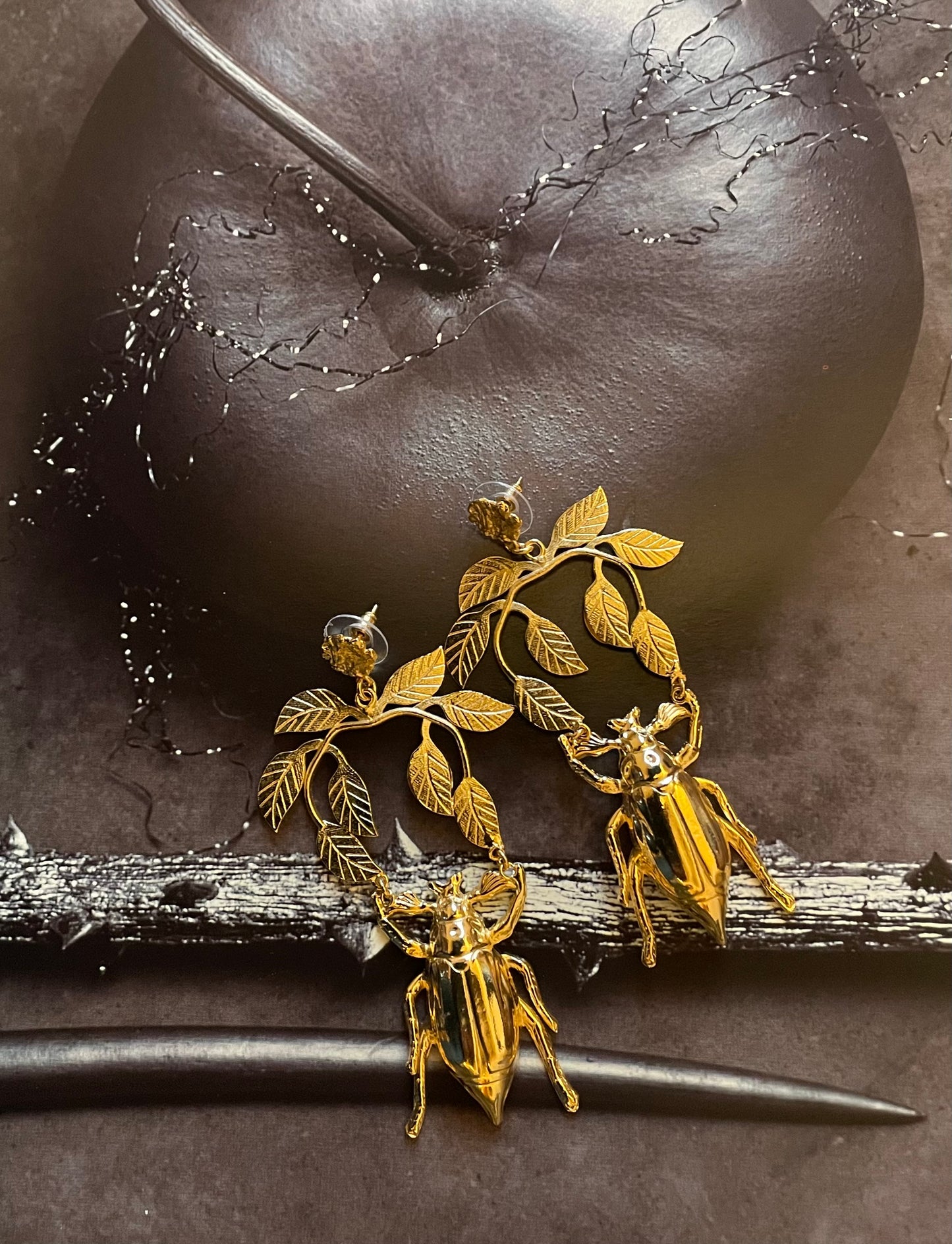 Ju and Hanneton gold earrings