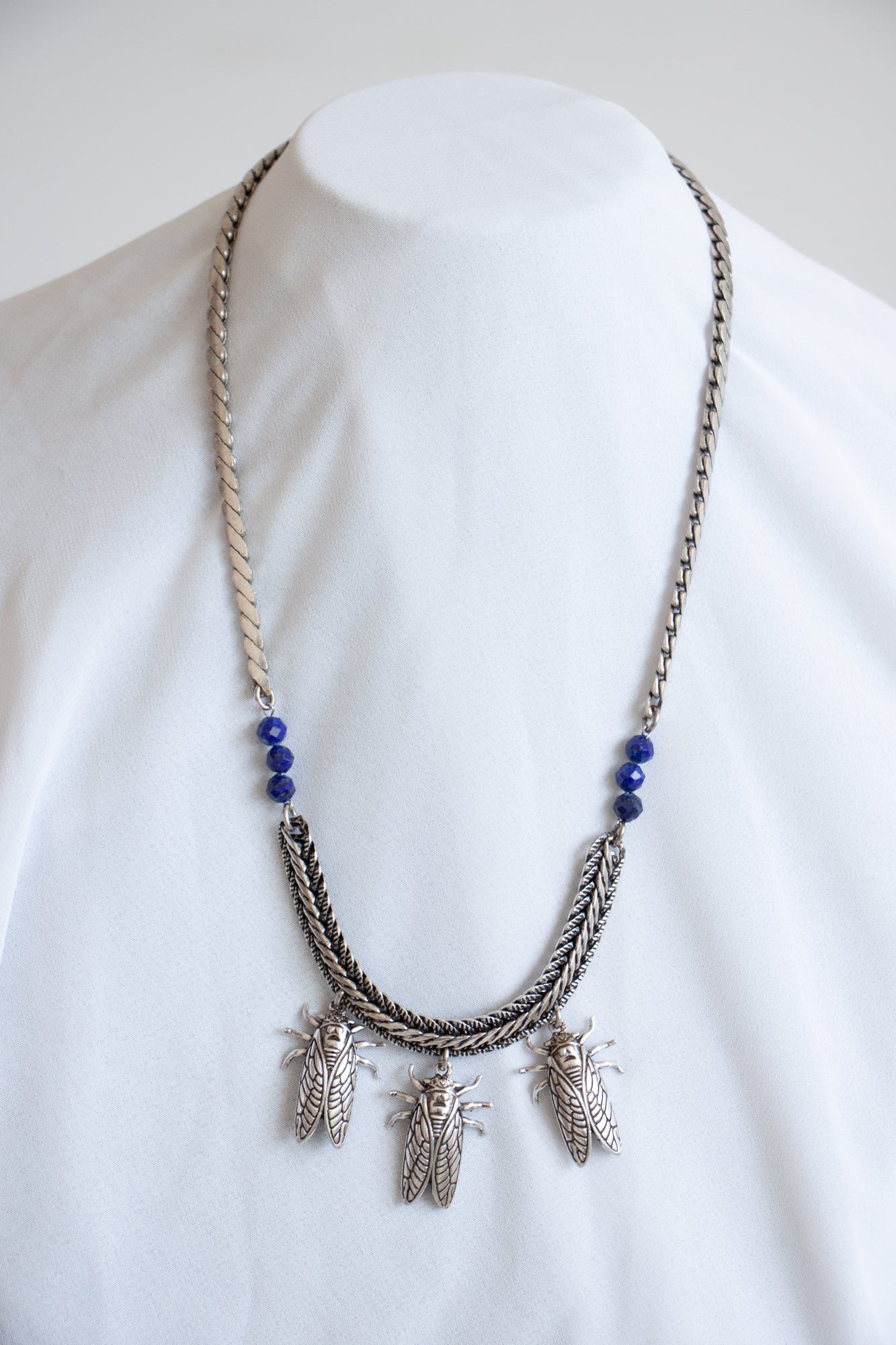 Petite Cigale Cica silver and Lapis necklace