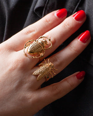 
                  
                    Petite Cigale Cica gold ring
                  
                