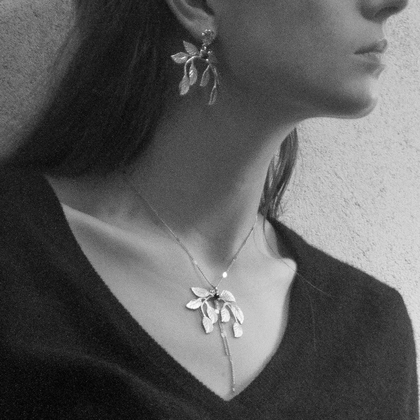 Laurel necklace