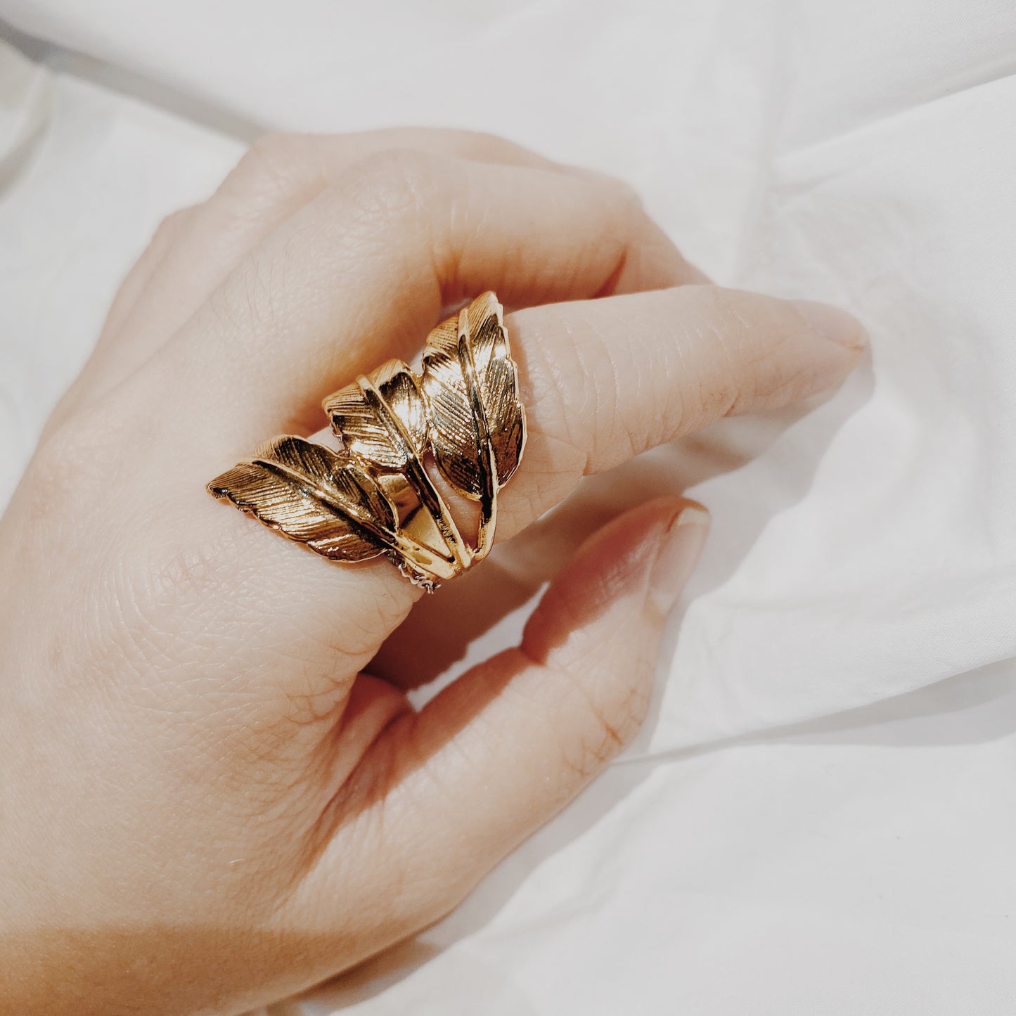 3 Feathers Gold Ring