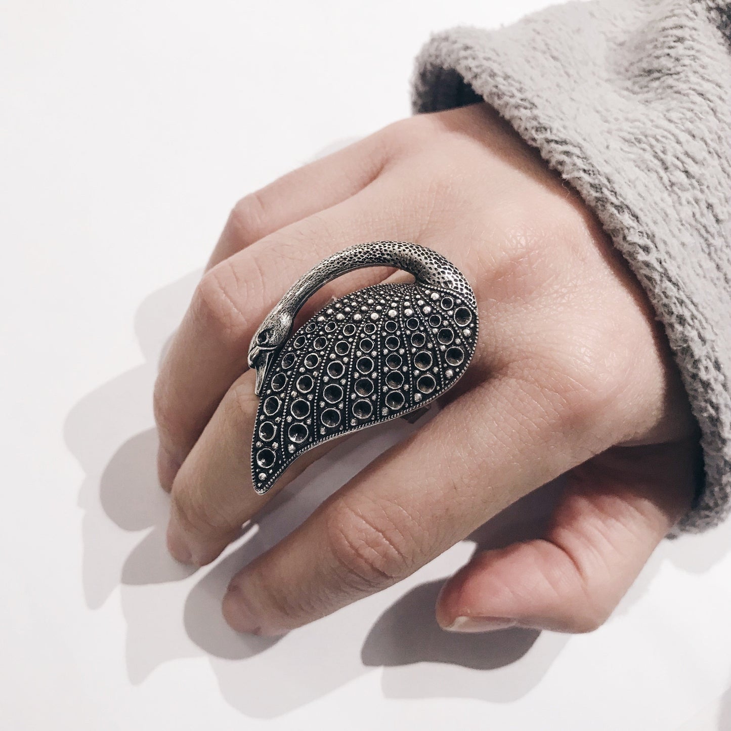 Swan ring