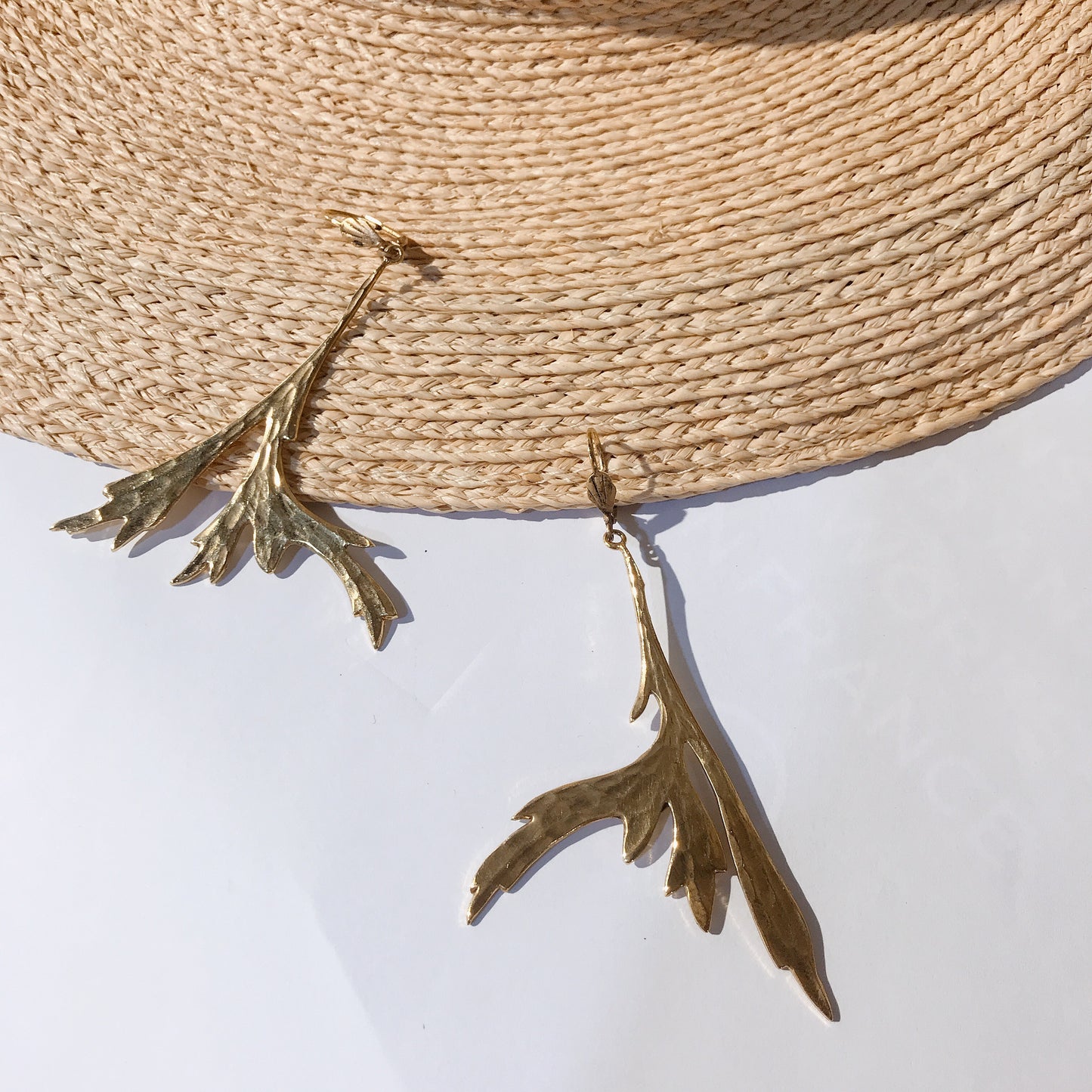 GOLDEN PLANT EARRINGS