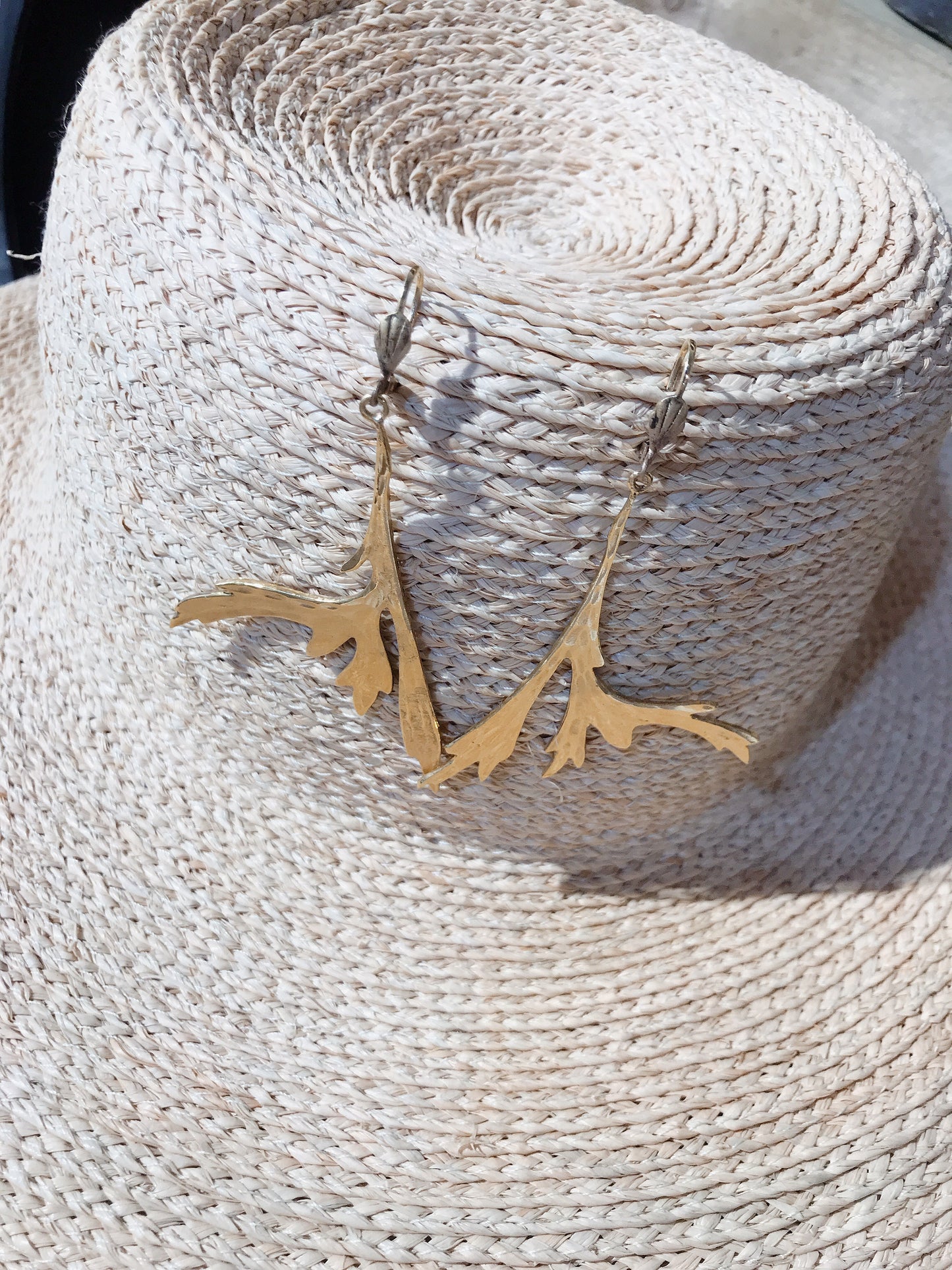 GOLDEN PLANT EARRINGS