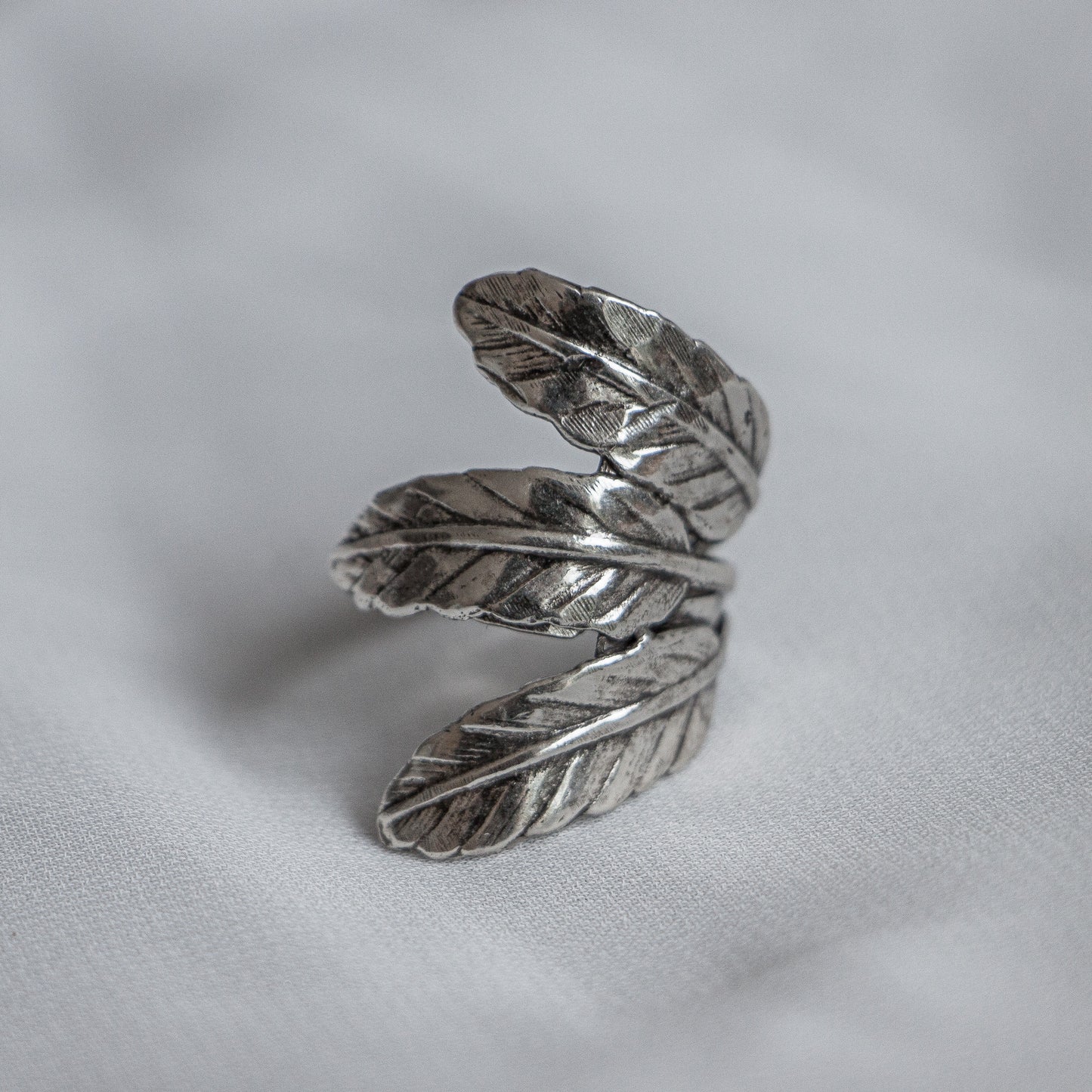 3 Feathers Ring