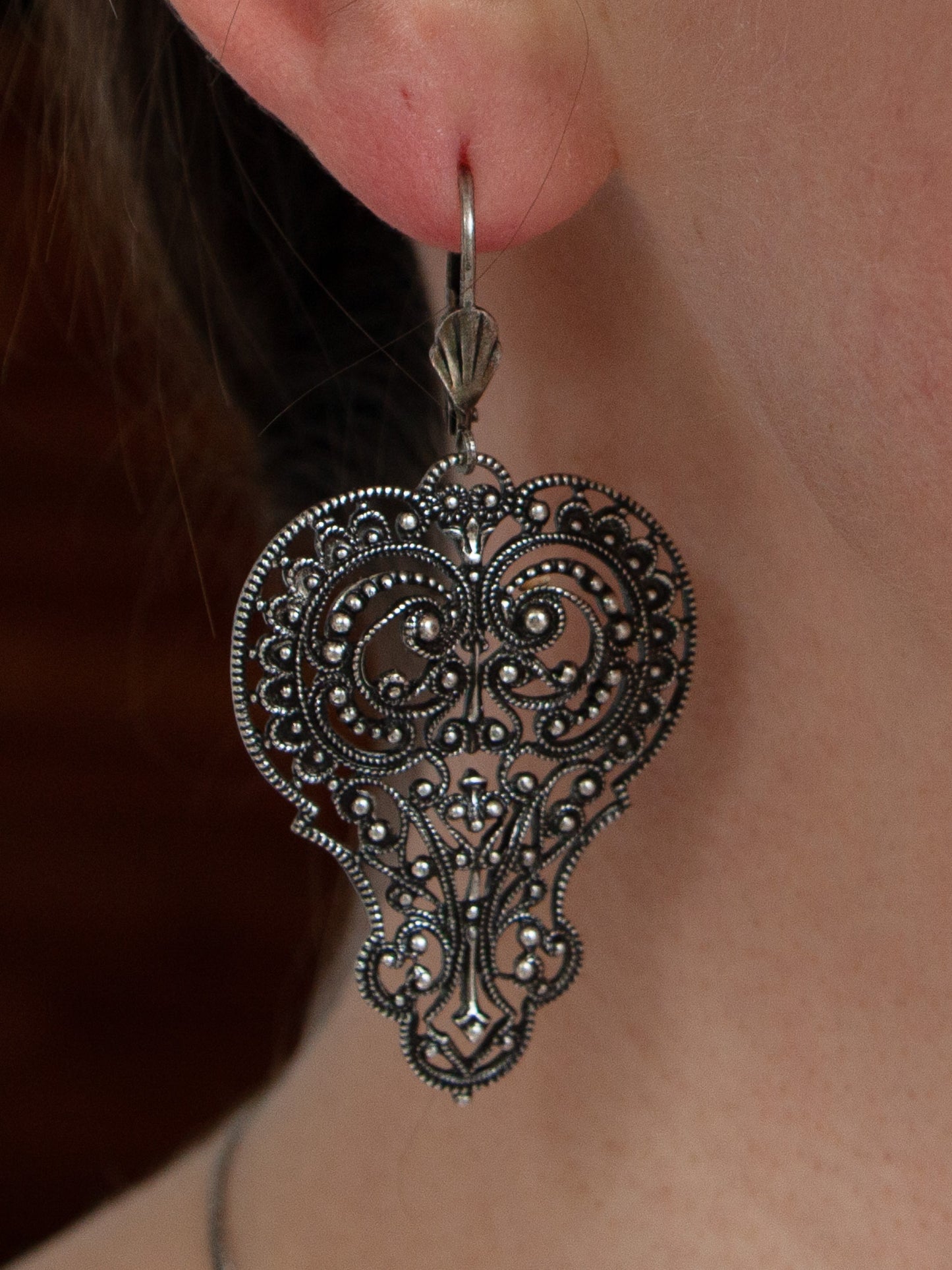 Filigree heart earrings