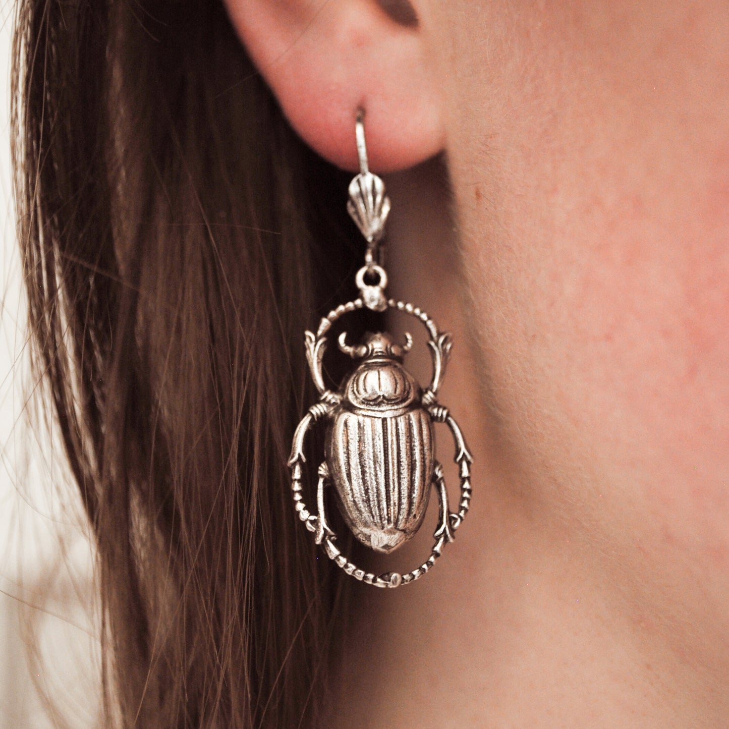 Boucles d'Oreilles Scarabée Cléo argentées