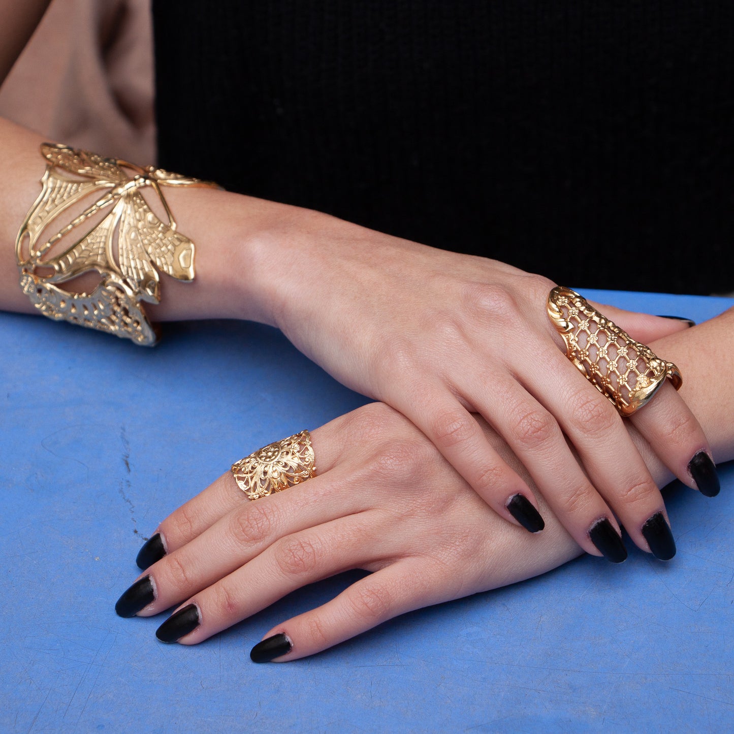 Dragonfly cuff mounted on gold Filigree