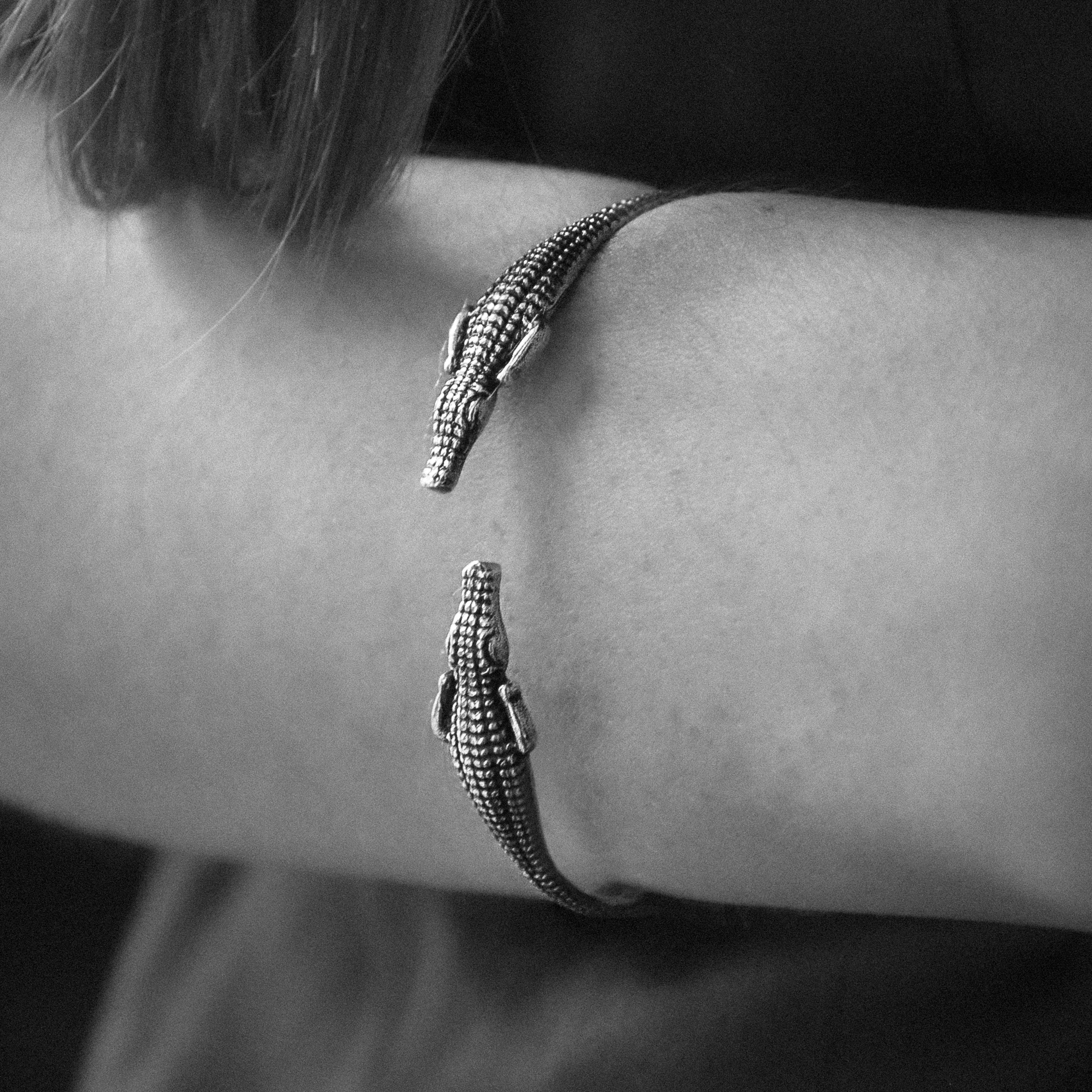 Bracelet Crocodile Doré – Lotta Djossou Paris Officiel