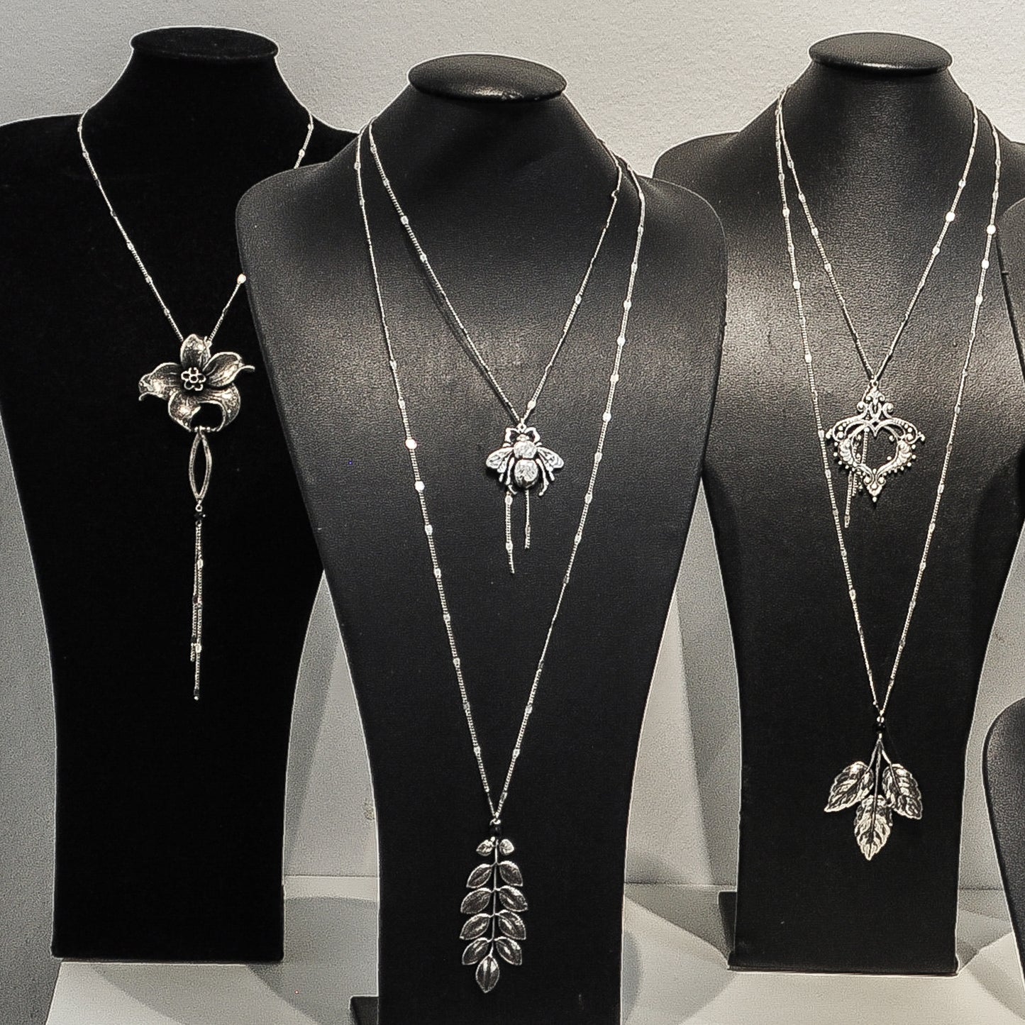 BEE NECKLACE