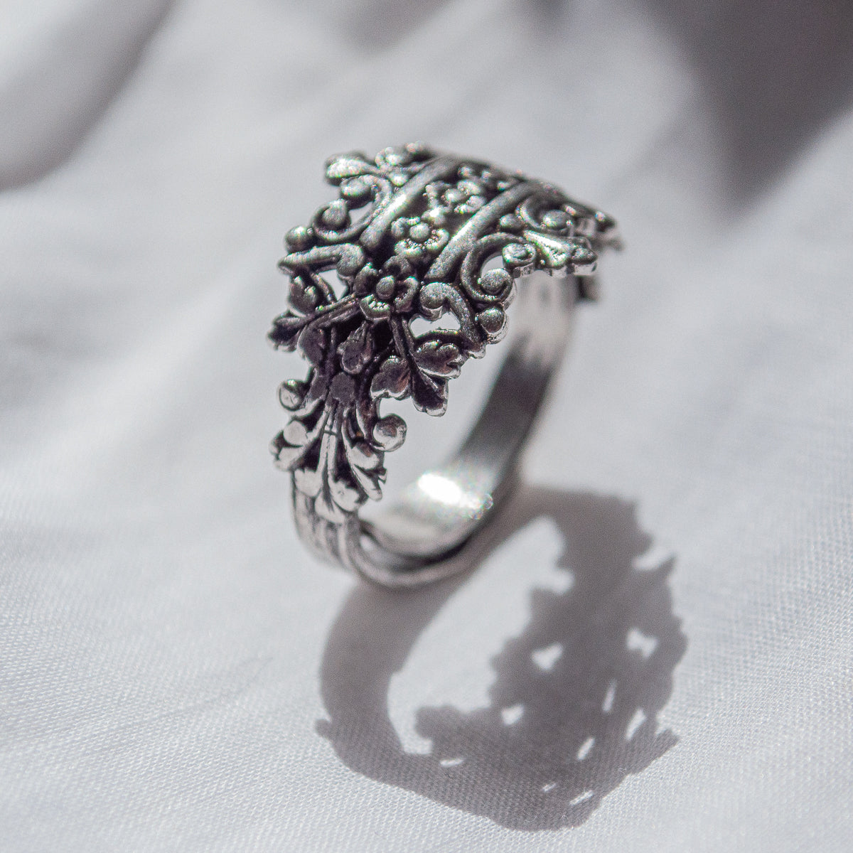 Little Baroque ring