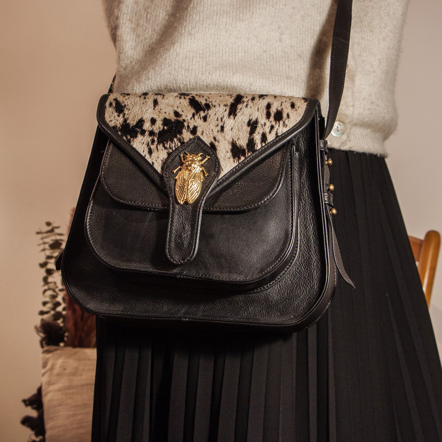 NUMBER 10.A-Cicada Bag Leather Black