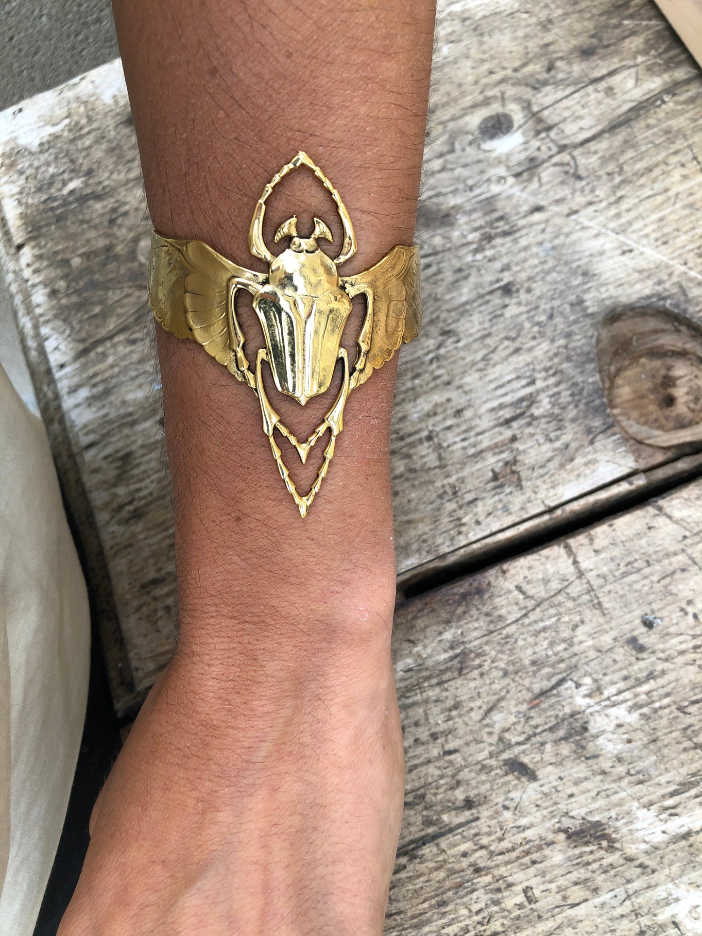 Beetle gold cuff