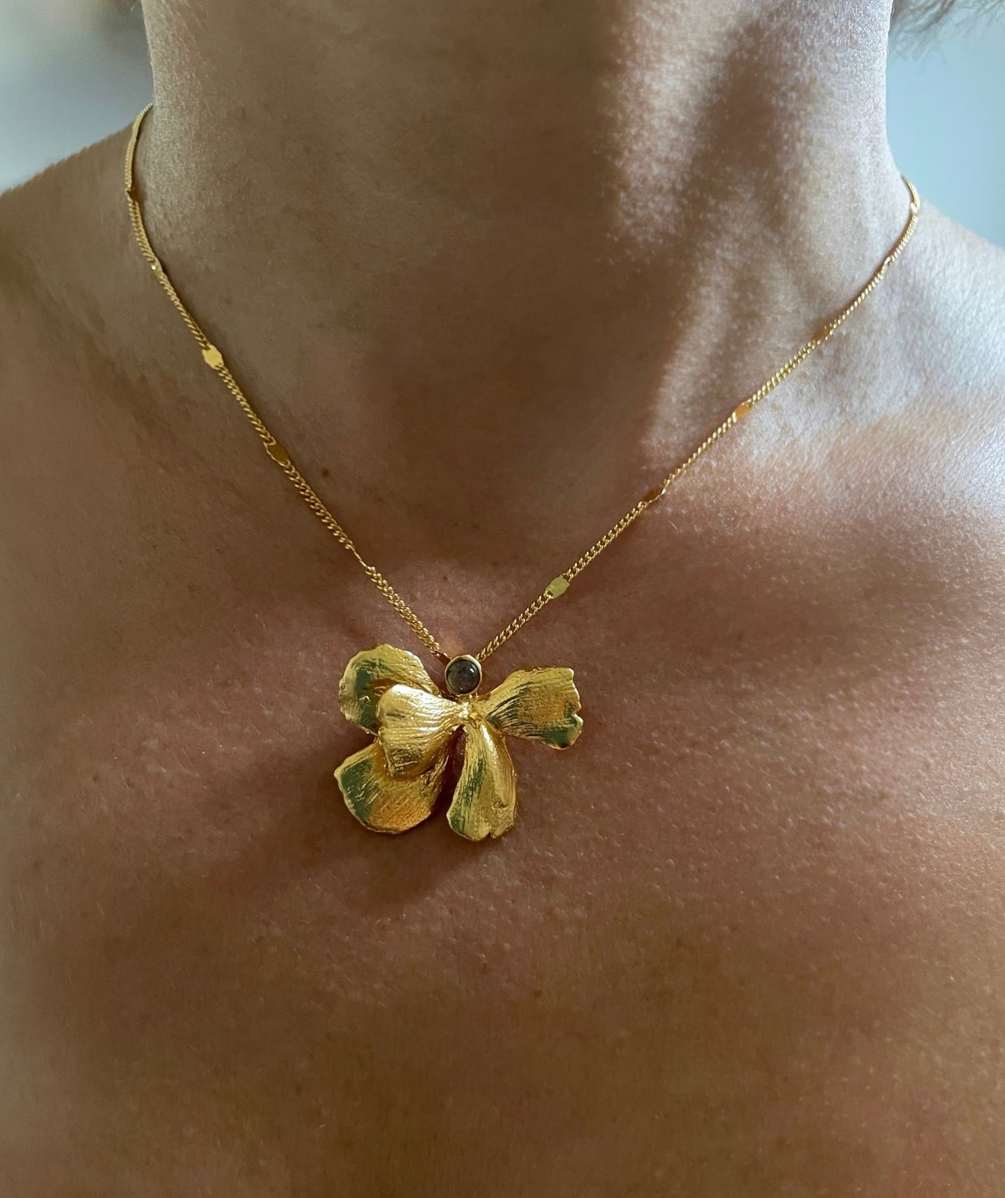 Collier Dorée Pansy Labradorite