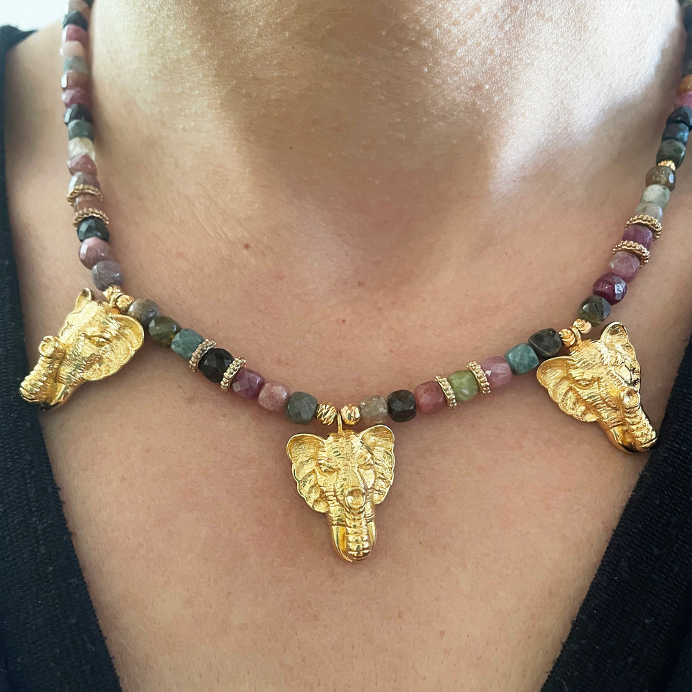Collier Pierres fines et Elephant doré