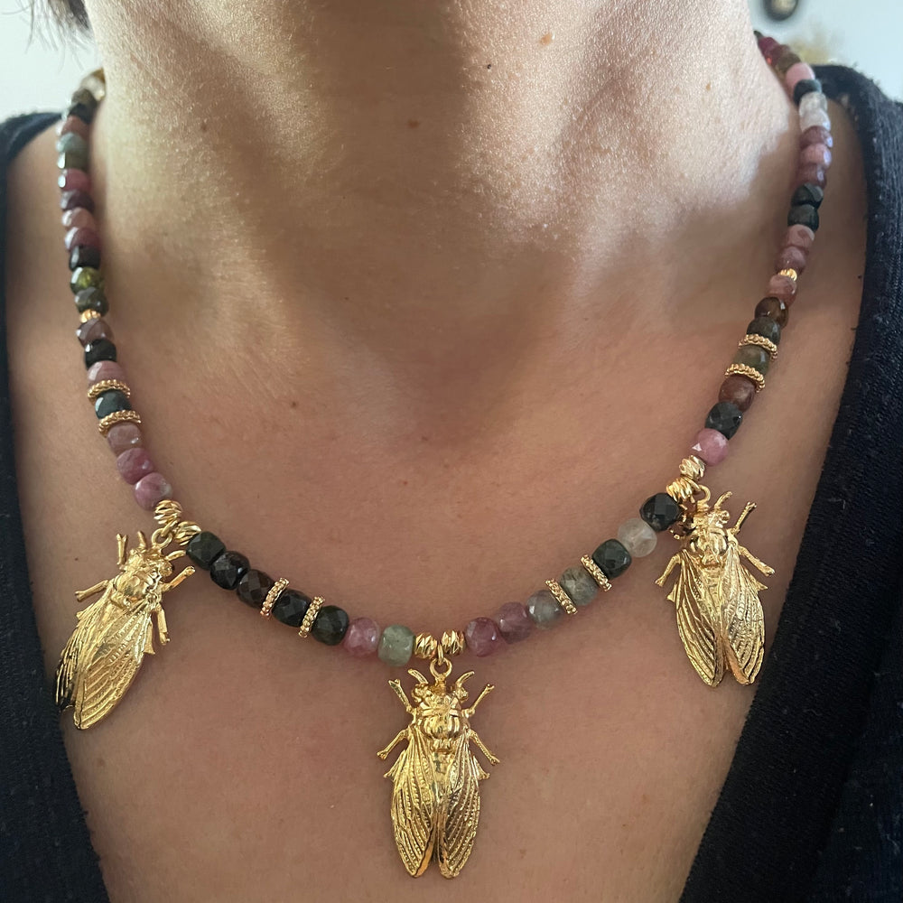 Collier Pierres Fines et Cicadas dorées