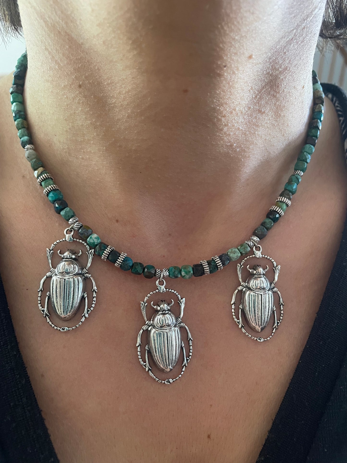 Collier Pierres et Scarabée Cléo argenté