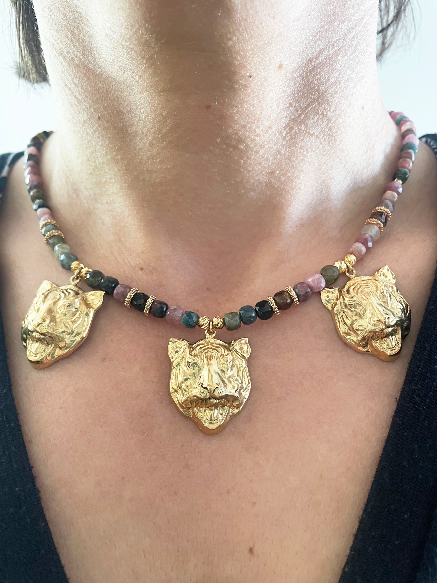 Collier Pierres fines et Tigres dorés