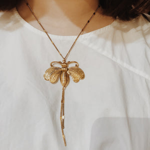 
                  
                    Collier l'Envol du Papillon Doré
                  
                